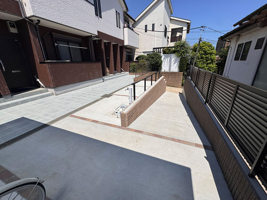 フーゴ R ワイド 延長42-50・14型 W4230×Ｌ6392 ロング柱H28 熱線吸収ポリカーボネート屋根材 カーポート LIXIL カーポート 2台+二輪車用 W4230×L6392 フーゴR 2台用 延長