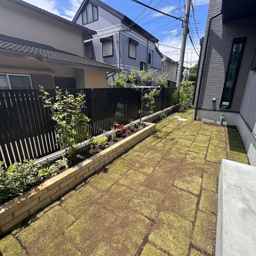 <span class="title">2025-6-25　　小平市花小金井南町現場-注文住宅新築外構工事をアップしました。</span>