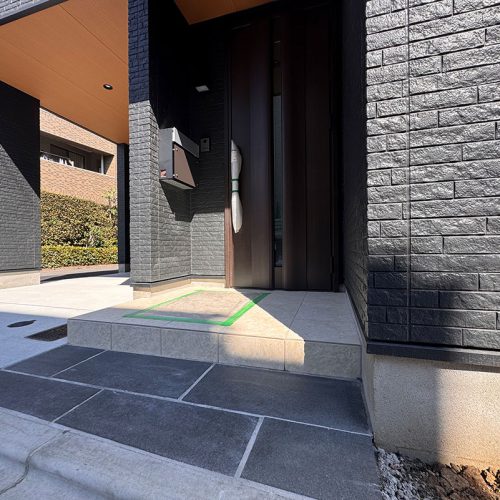 <span class="title">2025-7-9　　中野区松ヶ丘現場-新築2棟現場外構工事その2をアップしました。</span>