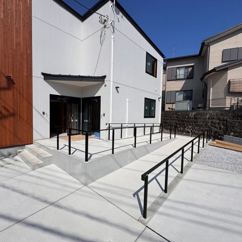 <span class="title">2025-7-30　　横浜市泉区上飯田現場-グループホーム新築外構工事その1をアップしました。</span>