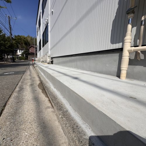 <span class="title">2025-8-19　　横浜市泉区上飯田現場-グループホーム新築外構工事その3をアップしました。</span>