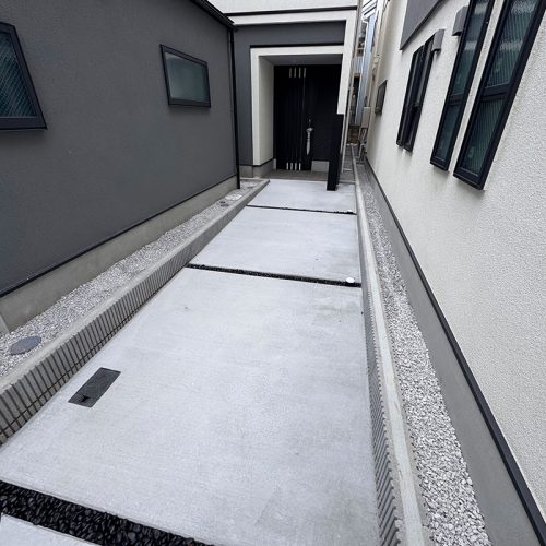 <span class="title">2025-9-3　　調布市国領町2丁目現場-新築建売外構工事その3をアップしました。</span>
