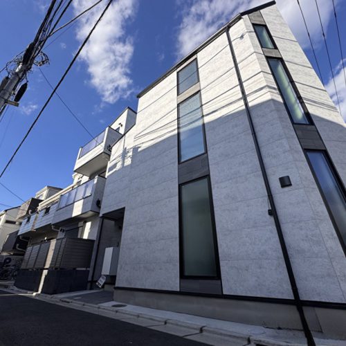 <span class="title">2026-1-28　　中野区中野6丁目現場-高級建売新築外構その3をアップしました。</span>