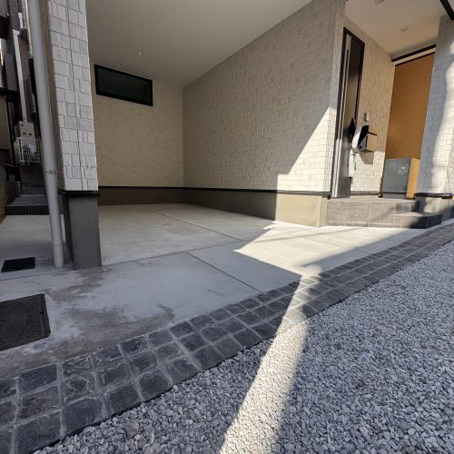 <span class="title">2026-2-18　　墨田区京島3丁目現場-1棟建売新築外構工事をアップしました。</span>