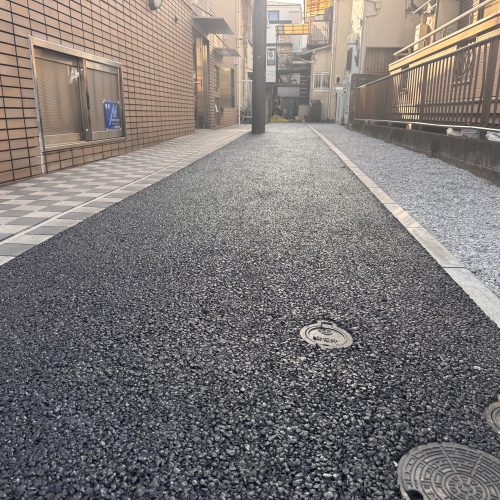 <span class="title">2026-2-12　　品川区荏原5丁目現場-新築私道部舗装工事をアップしました。</span>