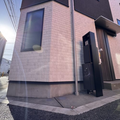 <span class="title">2026-2-26　　大田区西蒲田3丁目現場-新築外構工事をアップしました。</span>